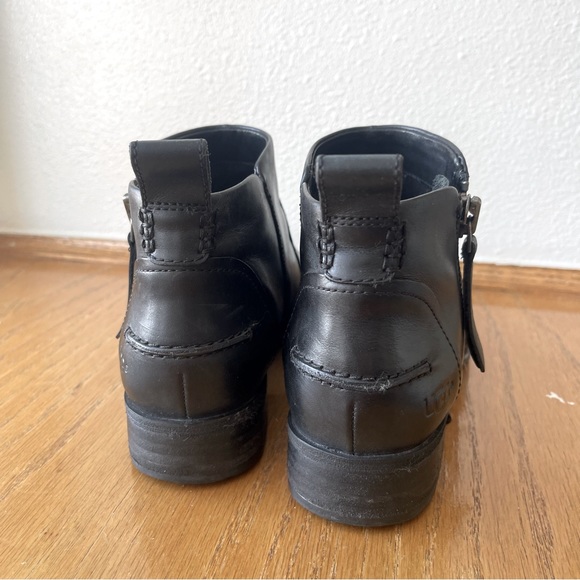 UGG Aureo Leather Ankle Booties Zipper Up Black Color Size 8.5 Narrow - Picture 8 of 16